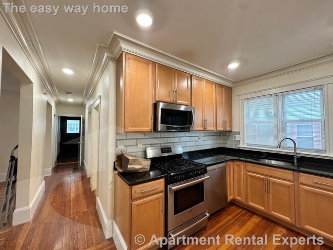 65 Conwell Ave in Somerville, MA - Building Photo - Building Photo