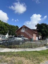 1850 Nw 24th Ct in Miami, FL - Building Photo - Building Photo