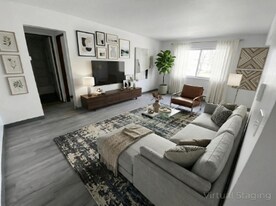 744 E Michigan Ave in Battle Creek, MI - Building Photo