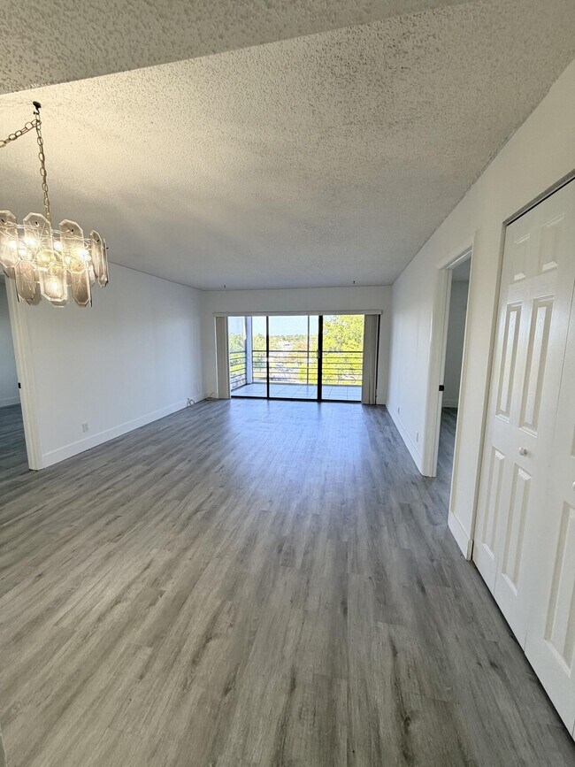 9235 SW 8th St in Boca Raton, FL - Building Photo - Building Photo