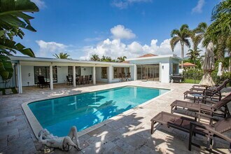 2631 NE 48th St in Lighthouse Point, FL - Building Photo - Building Photo