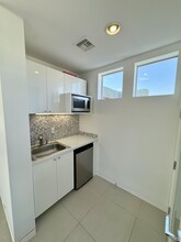 2065 Tangerine Ct in Palm Springs, CA - Building Photo - Building Photo