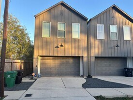 6831 Paris St in Houston, TX - Building Photo