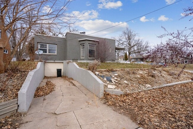 603 W 18th St in Cedar Falls, IA - Building Photo - Building Photo