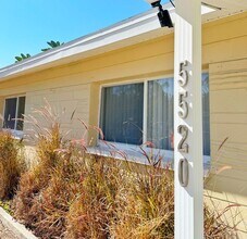 5520 Hobson St NE in St. Petersburg, FL - Foto de edificio - Building Photo