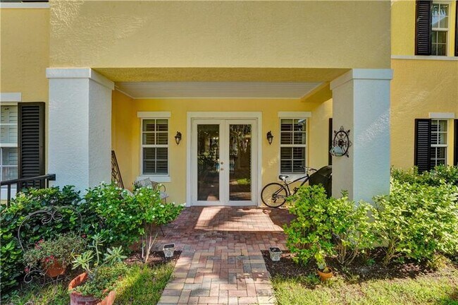 property at 226 N Latitude Cir