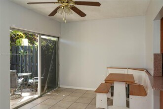 14303 Memorial Hwy in Miami, FL - Building Photo - Building Photo