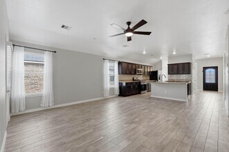 9431 Paloma Creek Dr in Tomball, TX - Building Photo - Building Photo