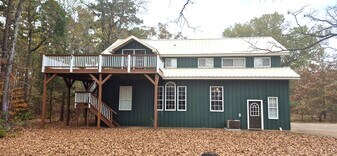 3582 Northridge Rd, Unit BarnApartment in Longview, TX - Building Photo