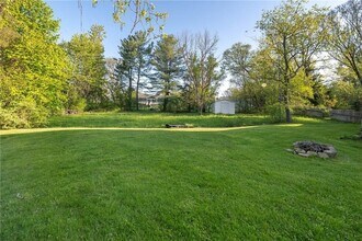 214 Christopher Ln in Ithaca, NY - Foto de edificio - Building Photo