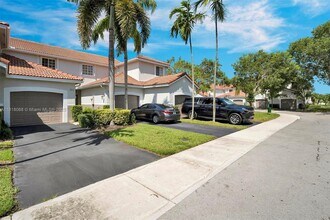 3905 San Simeon Ln in Weston, FL - Building Photo - Building Photo