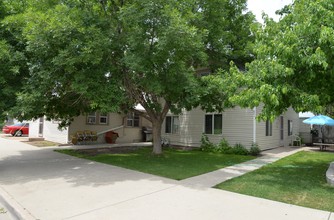 851-891 E Egbert St in Brighton, CO - Foto de edificio - Building Photo