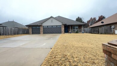 14378 Ramblewood Terrace in Choctaw, OK - Building Photo - Building Photo