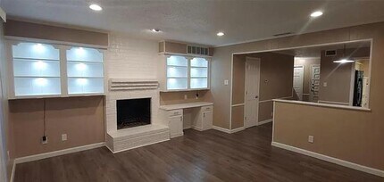 15838 El Estado Dr in Dallas, TX - Building Photo - Building Photo