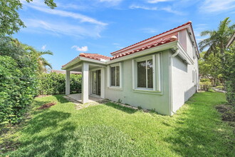 1058 Golden Cane Dr in Weston, FL - Building Photo - Building Photo