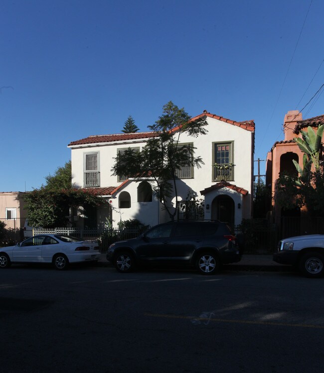 1341 N Edgemont St in Los Angeles, CA - Building Photo - Building Photo