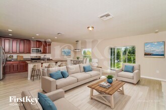 19116 Malinche Loop, Unit 2 in Spring Hill, FL - Building Photo - Building Photo