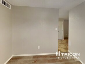 1230 Meadow Creek Dr in Lancaster, TX - Building Photo - Building Photo