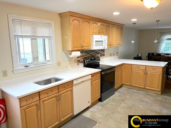 11 Dell Ave in Medford, MA - Building Photo - Building Photo