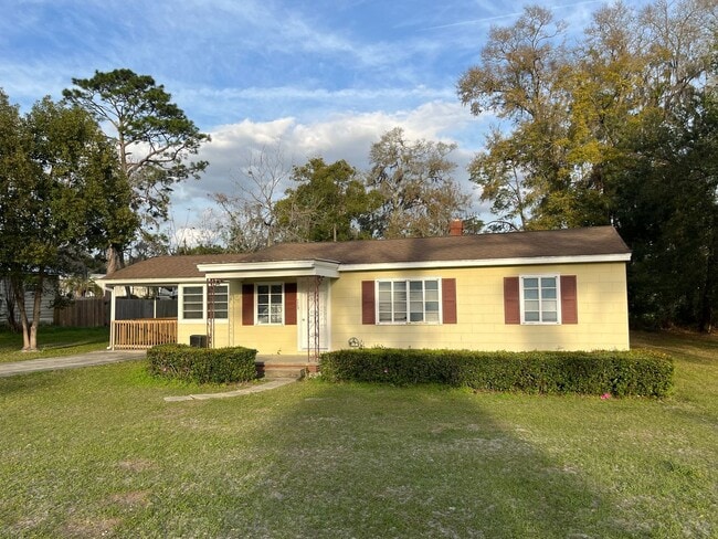 1117 Pine Ave SW in Live Oak, FL - Building Photo - Building Photo