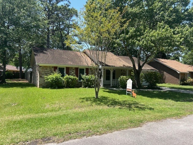 108 Flynn St in Summerville, SC - Building Photo