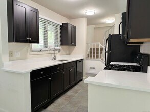 115 Montoya Dr in Branford, CT - Building Photo - Building Photo
