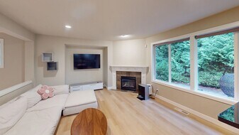 110 Ilwaco Pl SE in Renton, WA - Building Photo