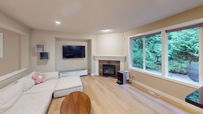 property at 110 Ilwaco Pl SE