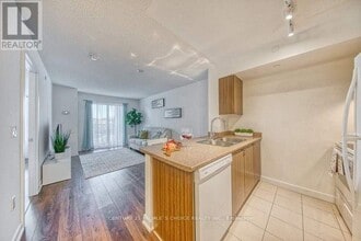 1346 Danforth Ave in Toronto, ON - Building Photo - Building Photo