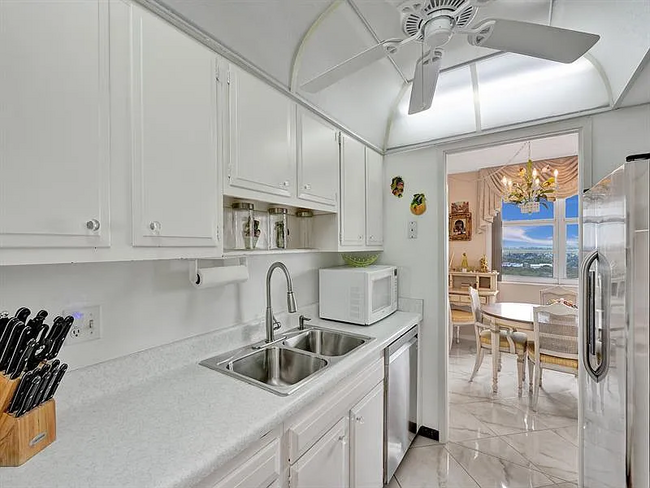 2121 N Ocean Blvd, Unit 1408W in Boca Raton, FL - Building Photo - Building Photo