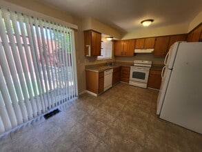 6581 Flower St in Reno, NV - Building Photo - Building Photo