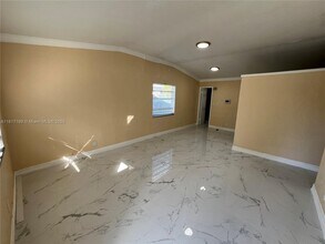 1615 NW 16th St in Fort Lauderdale, FL - Building Photo - Building Photo