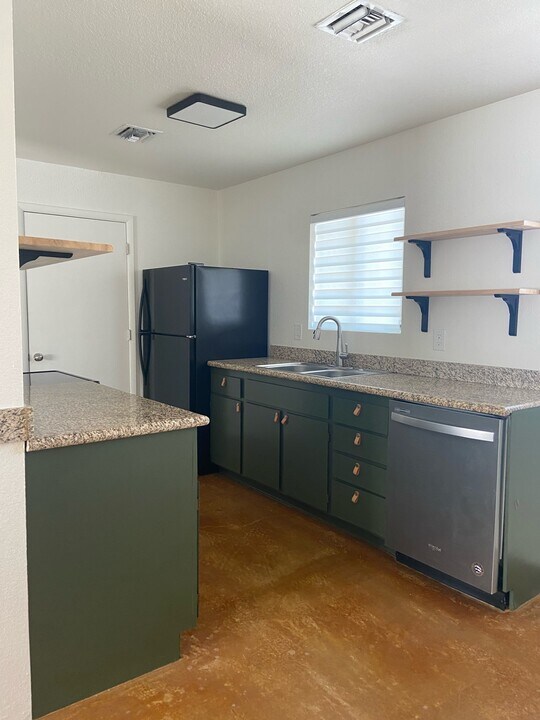 636 E Waverly St in Tucson, AZ - Building Photo