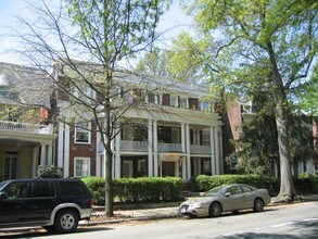3009 Monument Ave in Richmond, VA - Building Photo - Building Photo