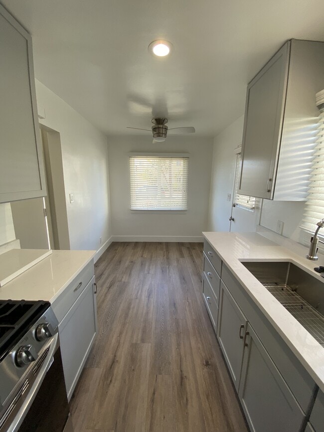 14316 Condon Ave in Lawndale, CA - Foto de edificio - Building Photo