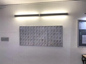 13953 Kendale Lakes Cir in Miami, FL - Building Photo - Building Photo