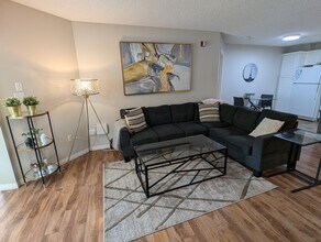 777 3 Av SW in Calgary, AB - Building Photo - Building Photo