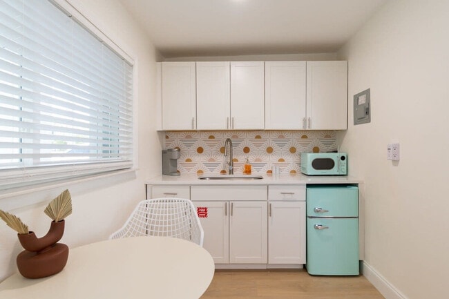 402 S Orlando Ave in Cocoa Beach, FL - Building Photo - Building Photo