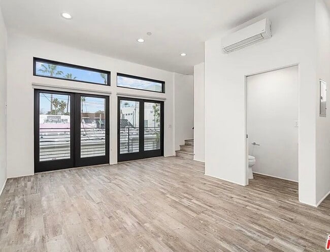 1509 Cabrillo Ave, Unit 1/2