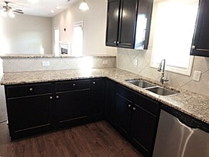 524 McCarthy Dr in Clayton, NC - Foto de edificio - Building Photo