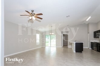 713 SE Lansdowne Ave in Port St. Lucie, FL - Building Photo - Building Photo