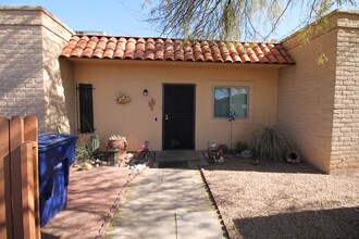 918 N Pantano Rd in Tucson, AZ - Building Photo - Building Photo