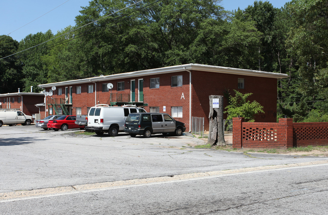 609 Allen Dr in Riverdale, GA - Foto de edificio