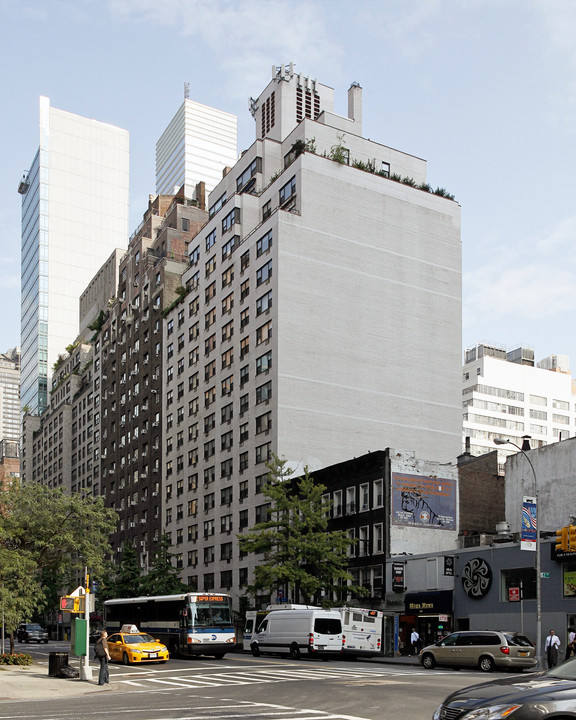 235 E 57th St in New York, NY - Foto de edificio