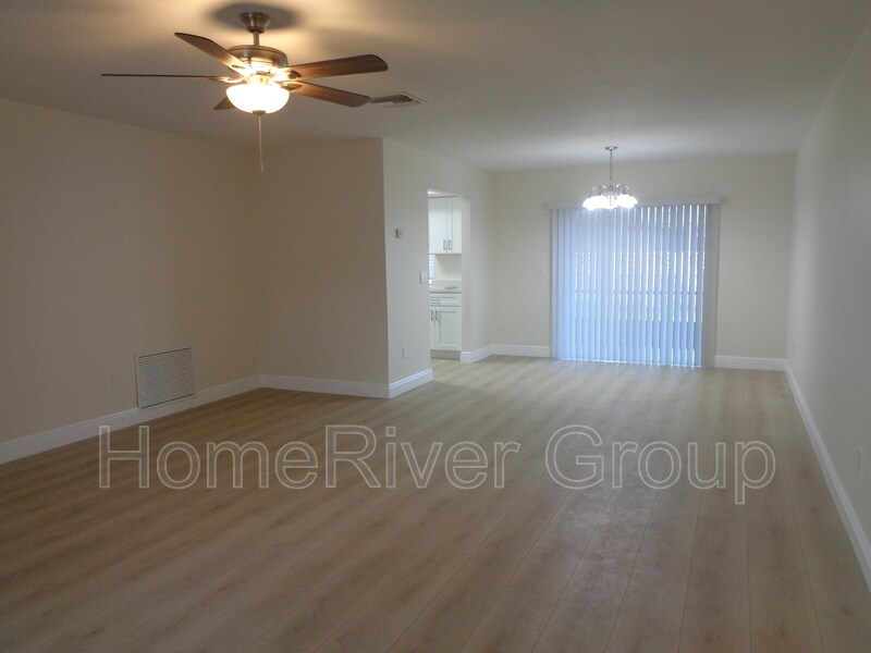 22758 SW 65th Ave in Boca Raton, FL - Building Photo