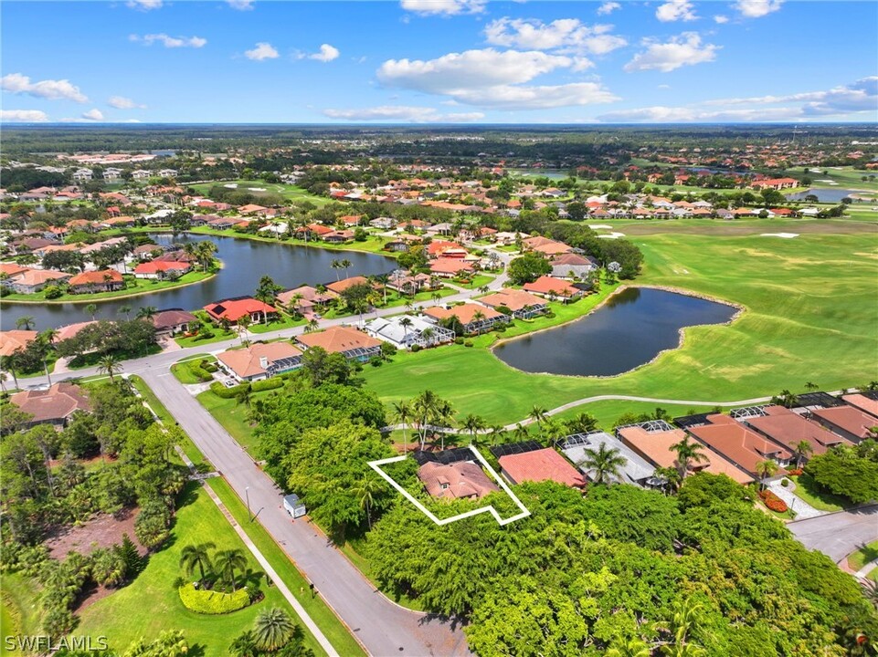 6903 Mauna Loa Ln in Naples, FL - Foto de edificio