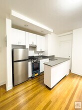 EAST 46 STREET, Unit 4K in New York, NY - Foto de edificio - Building Photo