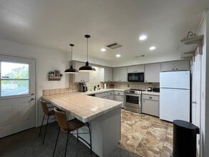40828 Goldside Dr in Oakhurst, CA - Building Photo - Building Photo