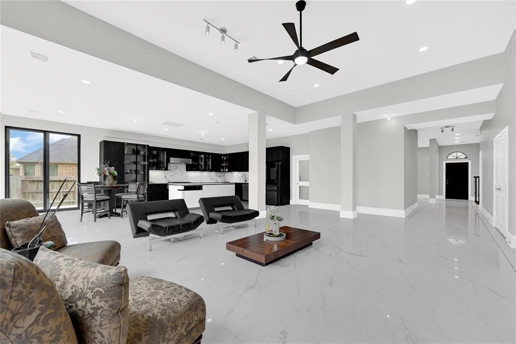 7034 Argonne Trail in Sugar Land, TX - Building Photo