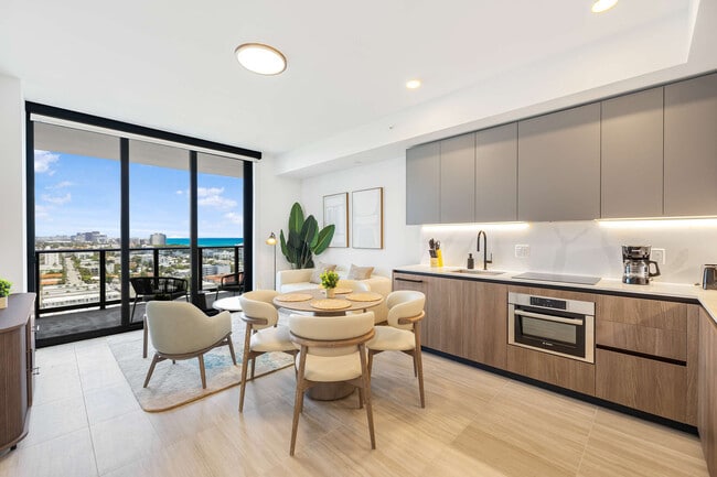 580 72nd St in Miami Beach, FL - Building Photo - Building Photo
